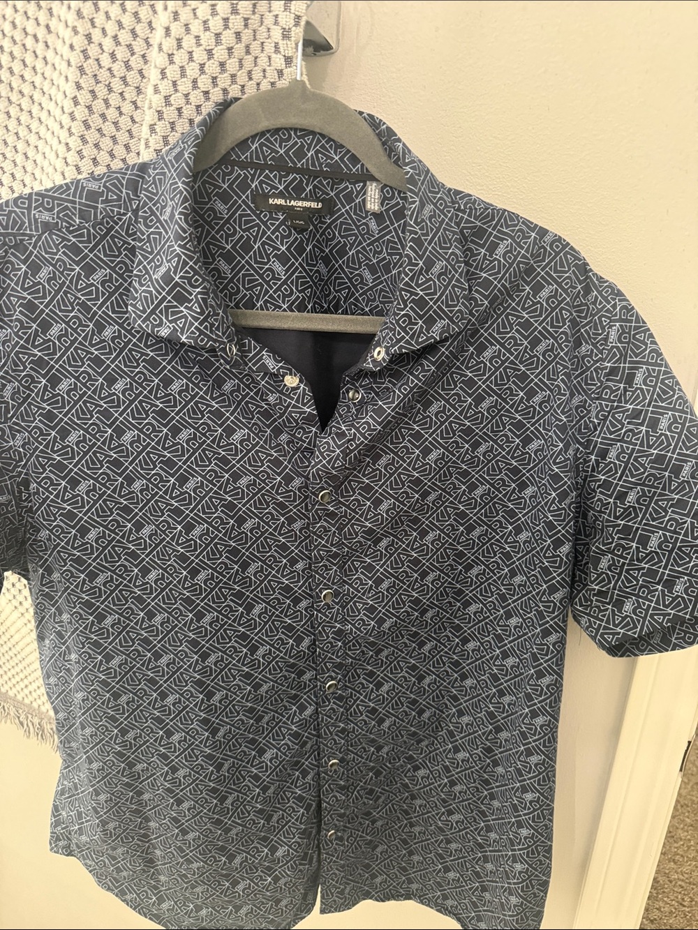 Karl Lagerfeld Blue Patterned Short-Sleeve Button-Up Shirt
